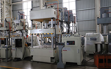 四柱液壓機廠家哪家好？