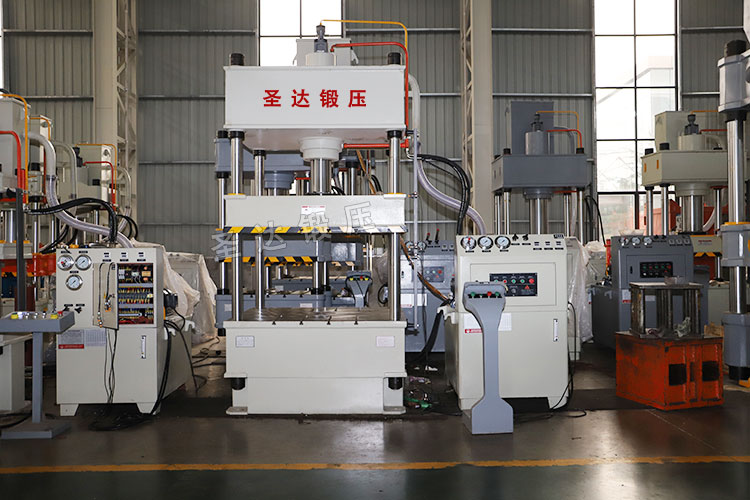 100噸三梁四柱液壓機 100噸三梁四柱液壓機